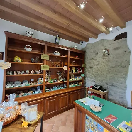 Alojamento de Acomodação e Pequeno-almoço Il Castellaro Ai Sassi