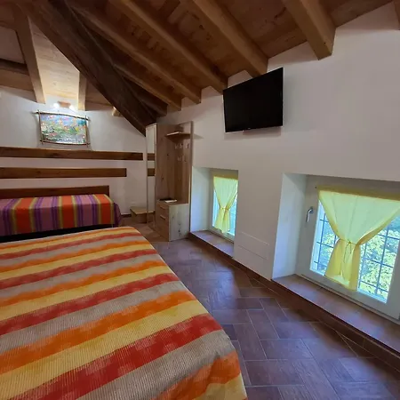 Il Castellaro Ai Sassi