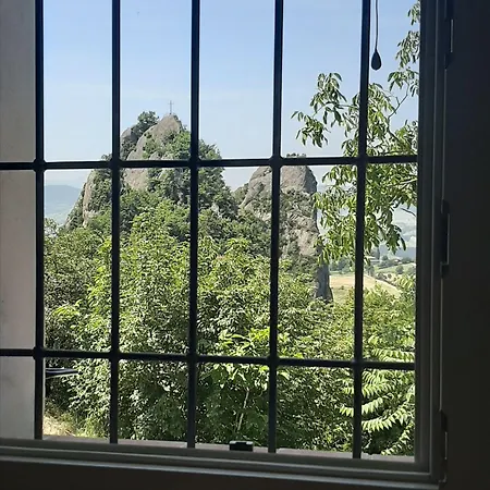 Il Castellaro Ai Sassi