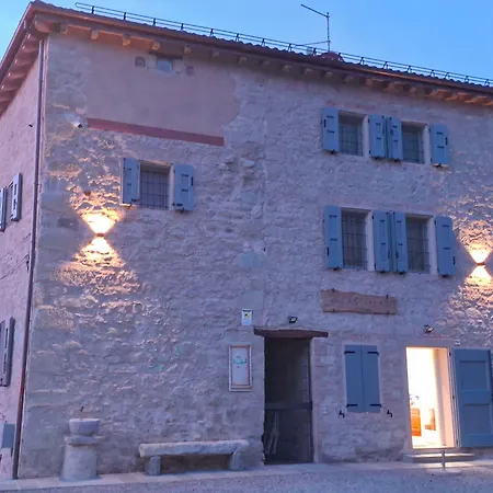 Il Castellaro Ai Sassi Bed & Breakfast
