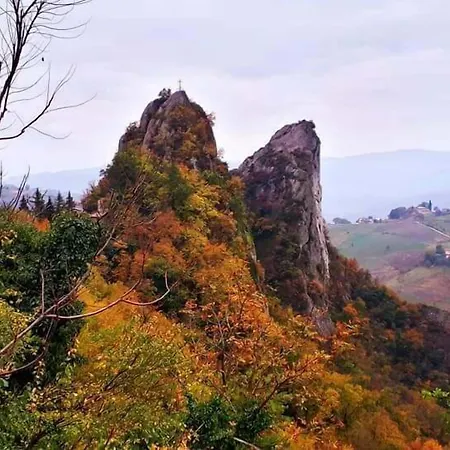 Il Castellaro Ai Sassi